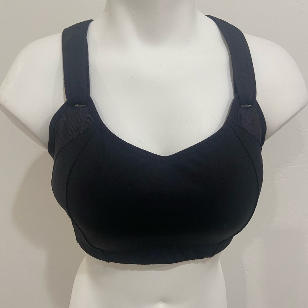 Black sports bra